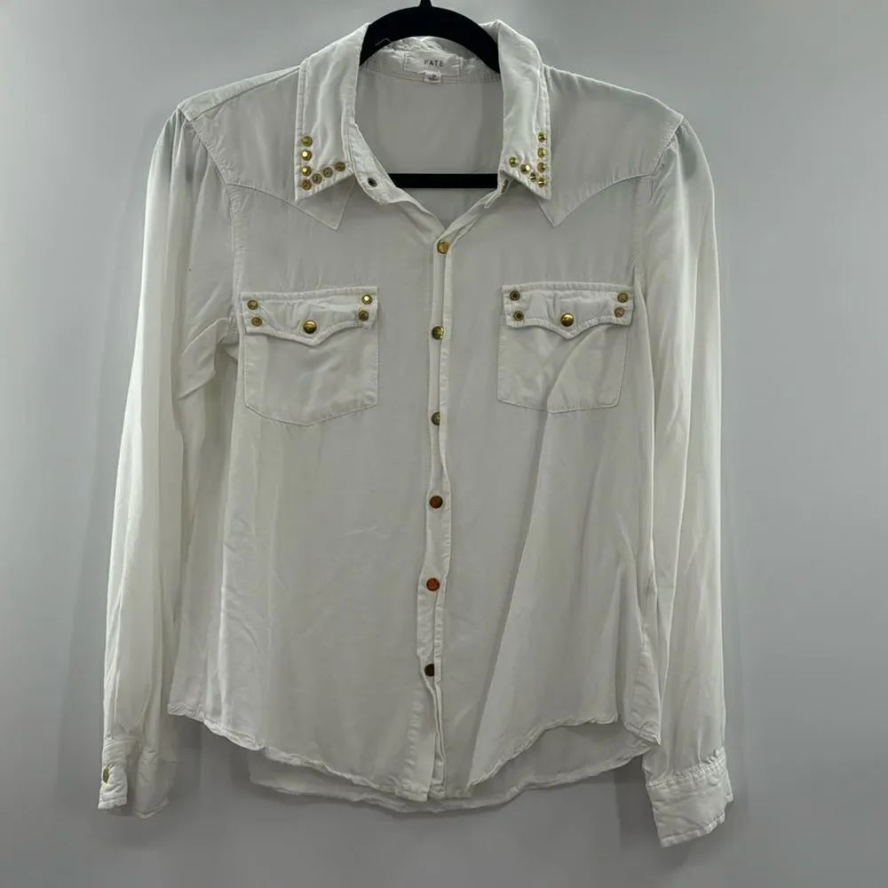 3For$20 Fate White Snap Blouse. With Gold Stud Detailing size M